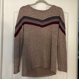 Maurice’s size medium top. Super soft material. Like new!